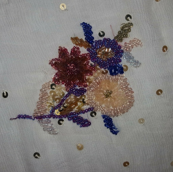 VERY VINTAGE Handmade Beaded Shawl - Picture 8 of 8